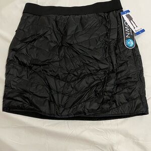 Aventure Stylish Black Puffer Mini Skirt Women’s Size Large New with Tags